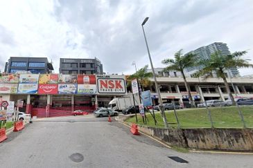 De Tropicana Condominium