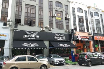 De Tropicana Condominium