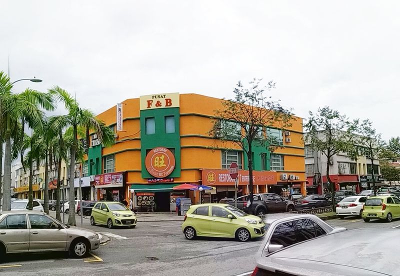 De Tropicana Condominium