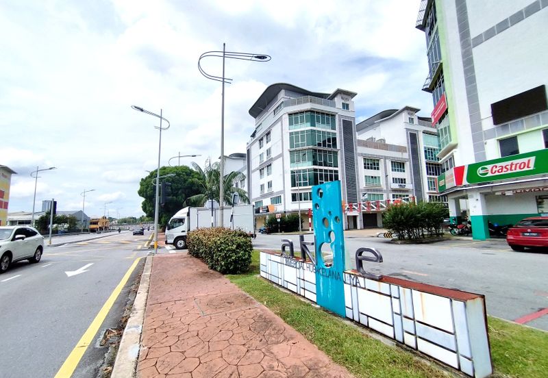 Parklane Commercial Hub