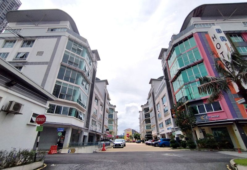 Parklane Commercial Hub