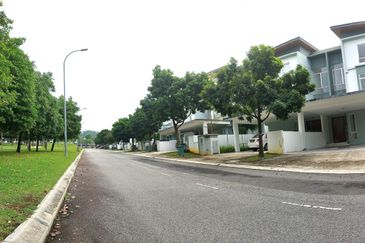 Parkfield Residences, Tropicana Heights