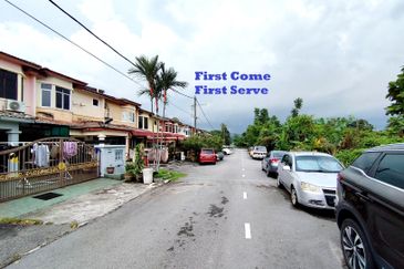 Taman Saujana Puchong