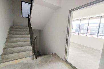 Elmina Business Park