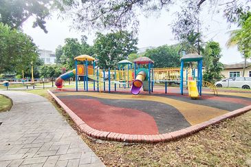 Happy Garden (Taman Gembira)