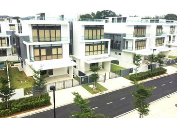 The Grove @ Lake Fields