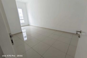 Damaris @ Ara Sendayan