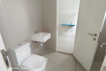 Damaris @ Ara Sendayan