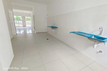 Damaris @ Ara Sendayan