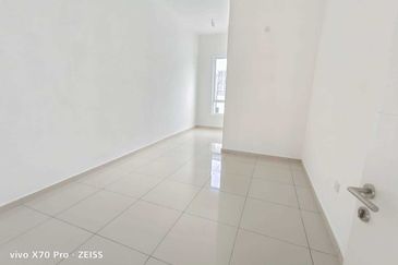 Damaris @ Ara Sendayan