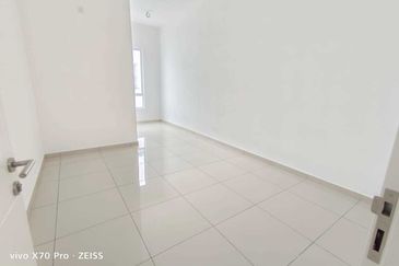 Damaris @ Ara Sendayan