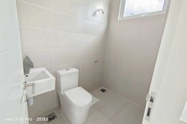 Damaris @ Ara Sendayan