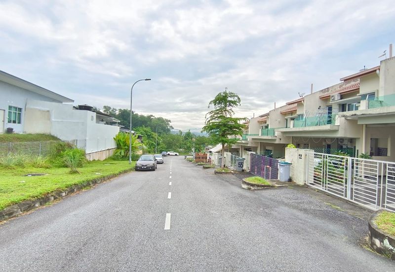 TAMAN CEMPAKA HEIGHTS