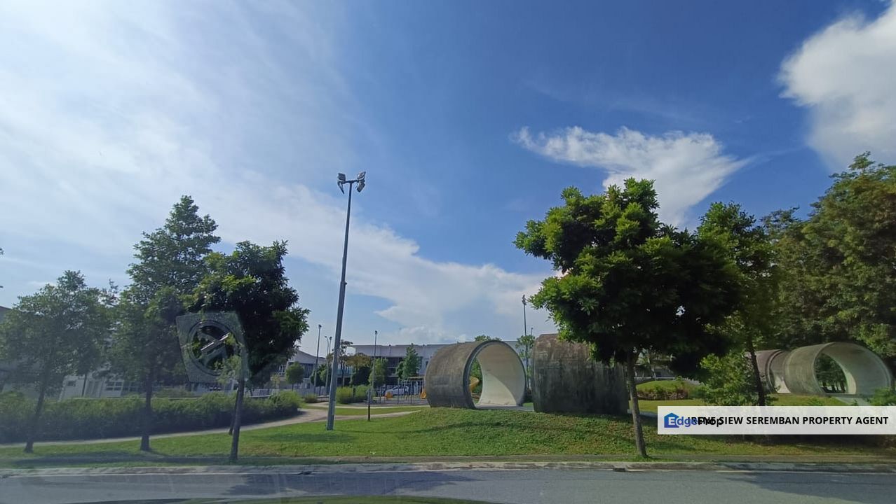 Hilltop Damaris 2 Storey Superlink Ara Sendayan 2A dropped price  Facing North House Number 1, Negeri Sembilan, Seremban