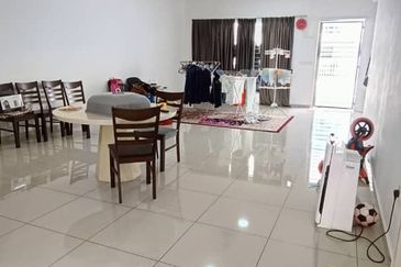 Damaris @ Ara Sendayan