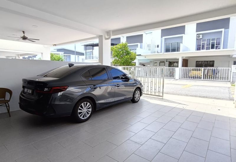 Damaris @ Ara Sendayan