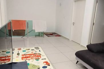 Damaris @ Ara Sendayan