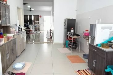 Damaris @ Ara Sendayan