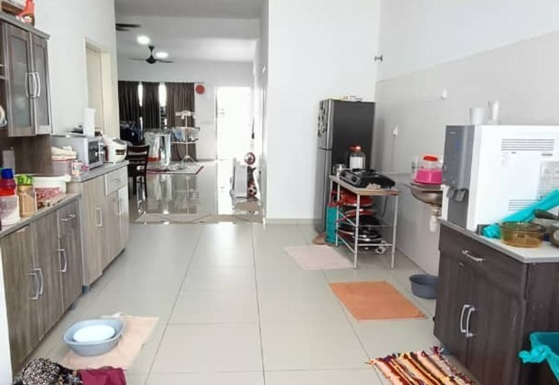 Damaris @ Ara Sendayan