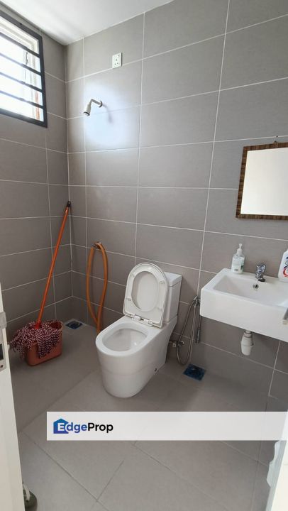 22x80 Mellonia Suriaman 2B Sendayan Double Storey Terrace, Negeri Sembilan, Seremban