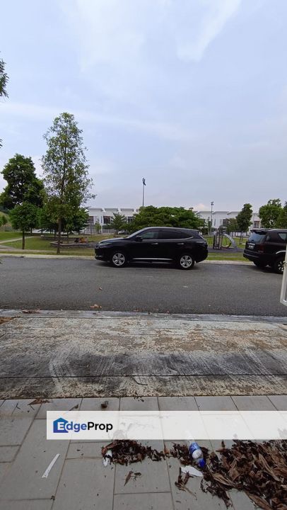 Facing Playground Hilltop Adira Ara Sendayan New, Negeri Sembilan, Seremban