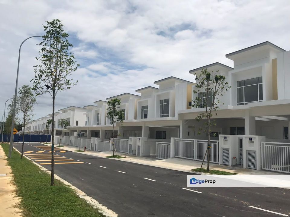 Facing Playground Hilltop Adira Ara Sendayan New, Negeri Sembilan, Seremban