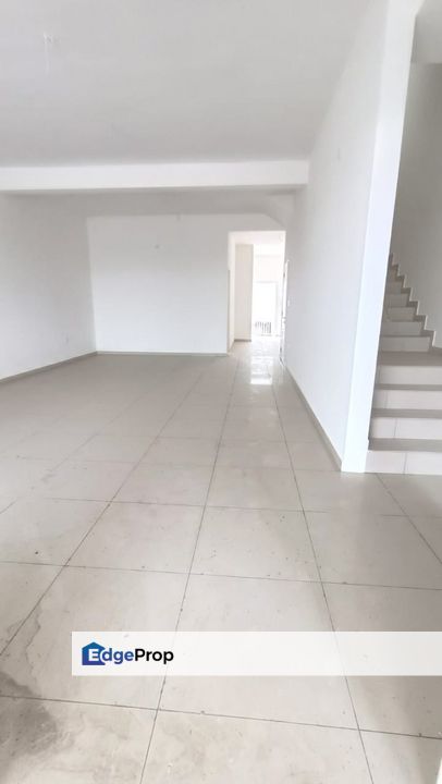 Facing Playground Hilltop Adira Ara Sendayan New, Negeri Sembilan, Seremban