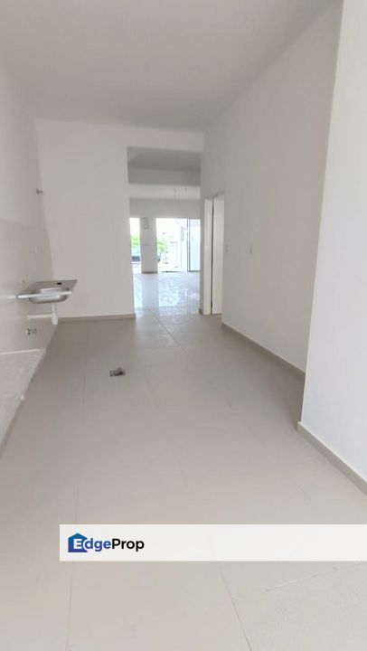 Facing Playground Hilltop Adira Ara Sendayan New, Negeri Sembilan, Seremban