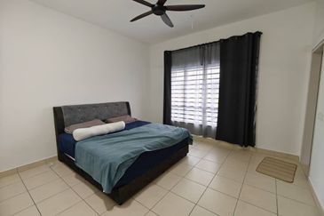 BANDAR AINSDALE (ANGGUN)