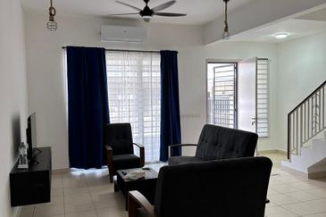 BANDAR AINSDALE (ANGGUN)