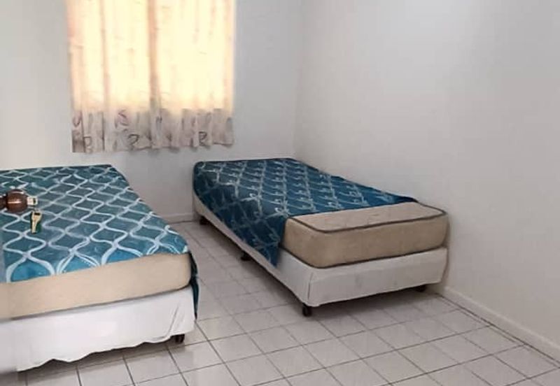 Paradise Lagoon Apartment