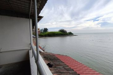 Paradise Lagoon Apartment