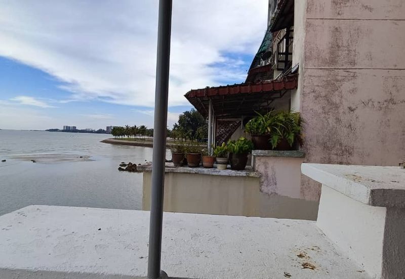 Paradise Lagoon Apartment