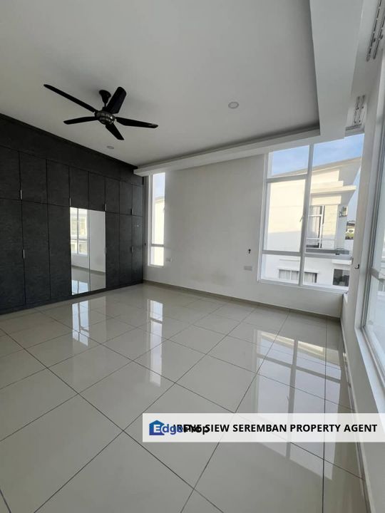 End Lot Adira @ Ara Sendayan with extra land Facing South House no 7 Partial Furnished , Negeri Sembilan, Seremban