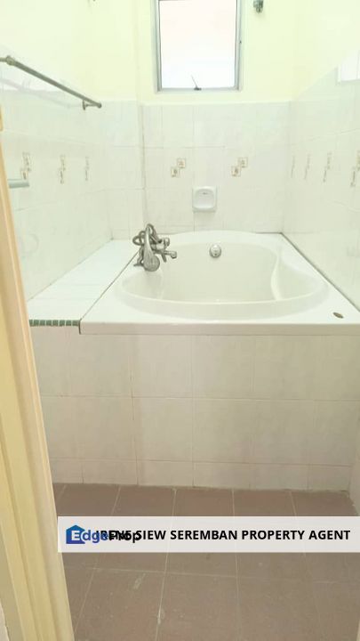 Garden Home Corner Double Storey Huge Land Well-kept Facing North House no 2, Negeri Sembilan, Seremban