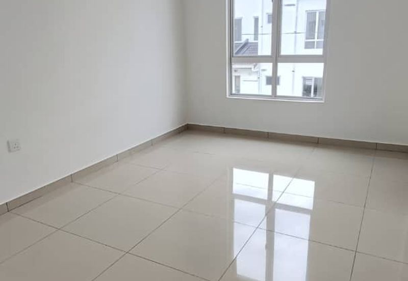 Taman Irama Sendayan 2 Double storey Terrace Brand New More Parking Windy Elana  Facing North House number 9