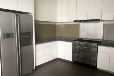 The Madge, Taman U-Thant