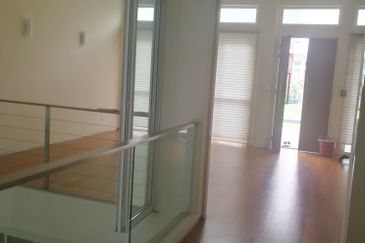 The Madge, Taman U-Thant