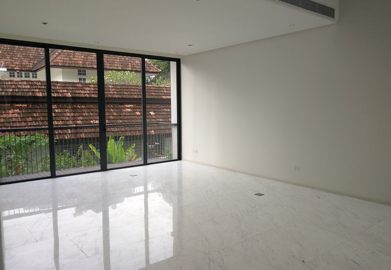 Jalan U Thant Exclusive 4 storey with lift