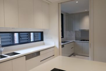 Jalan U Thant Exclusive 4 storey with lift