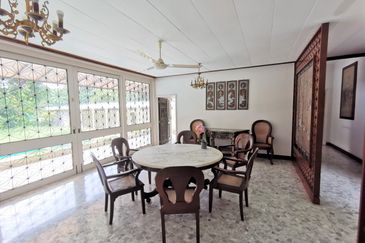 Bungalow large garden and pool @ Bukit Tunku (Kenny Hills)