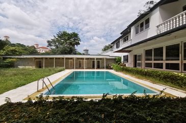 Bungalow large garden and pool @ Bukit Tunku (Kenny Hills)