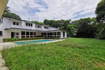 Bungalow large garden and pool @ Bukit Tunku (Kenny Hills)
