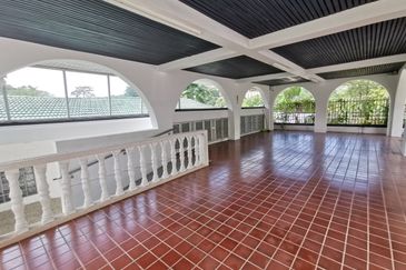 Bungalow large garden and pool @ Bukit Tunku (Kenny Hills)