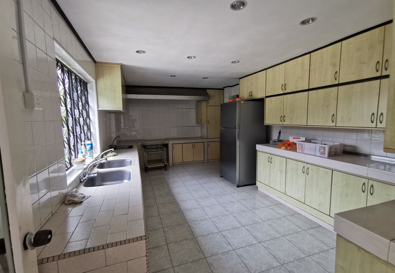 Bungalow large garden and pool @ Bukit Tunku (Kenny Hills)