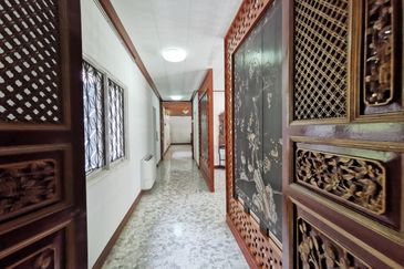 Bungalow large garden and pool @ Bukit Tunku (Kenny Hills)