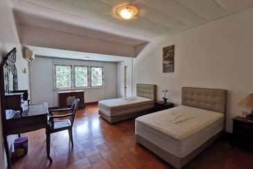 Bungalow large garden and pool @ Bukit Tunku (Kenny Hills)