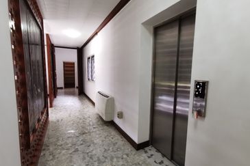 Bungalow large garden and pool @ Bukit Tunku (Kenny Hills)