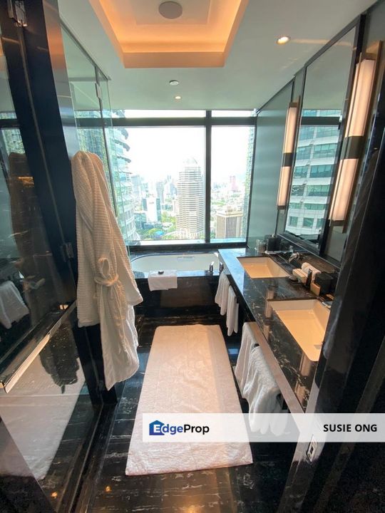 Four seasons Service Apartment fully furnished 2 bedrooms  move in condition, Kuala Lumpur, KLCC