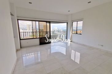 Merak Kayangan Court